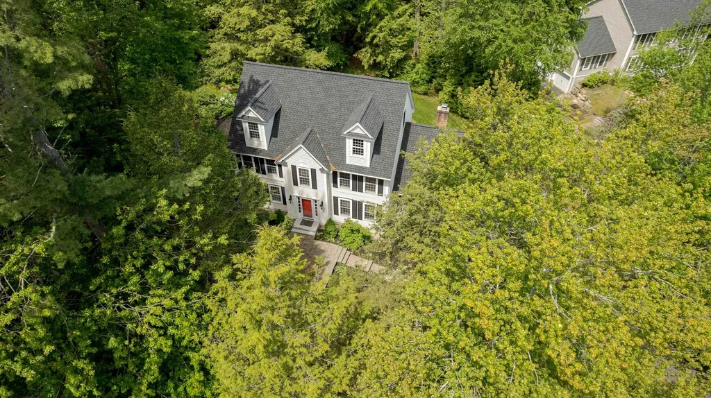 22 Captains Way Exeter NH 03833