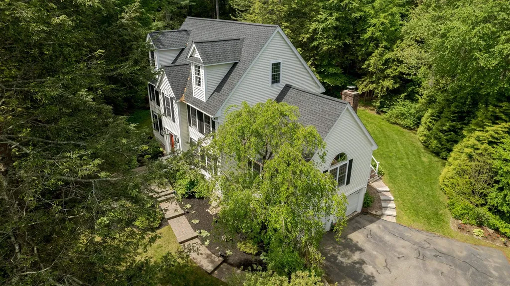 22 Captains Way Exeter NH 03833