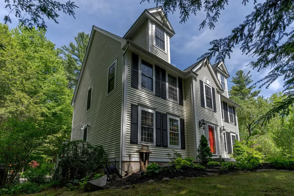 22 Captains Way Exeter NH 03833