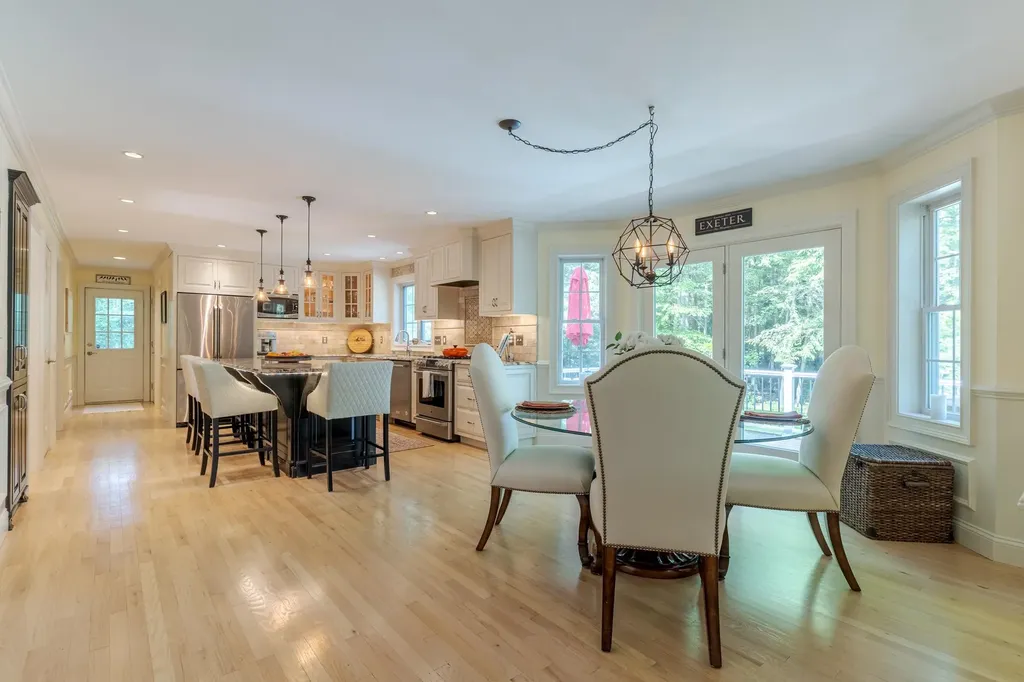 22 Captains Way Exeter NH 03833