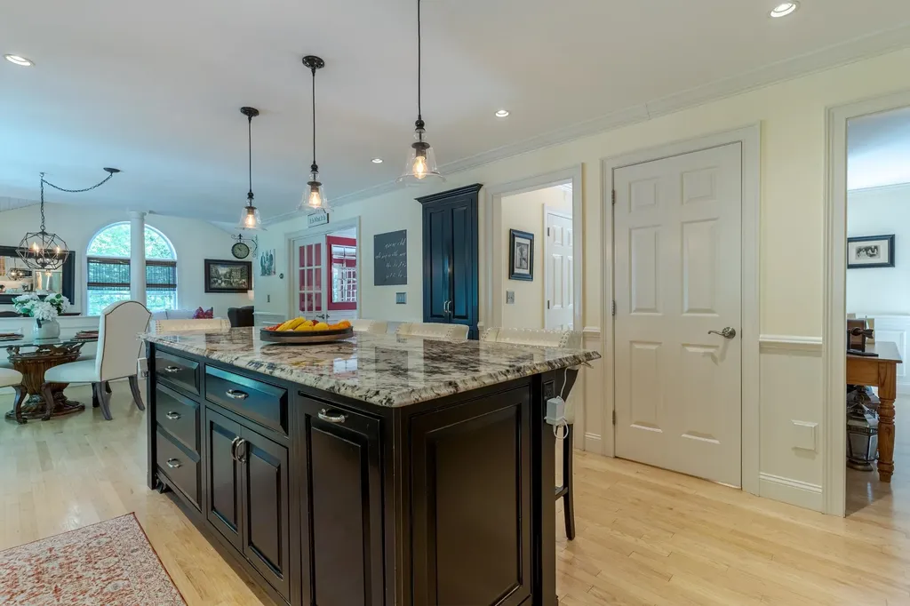 22 Captains Way Exeter NH 03833