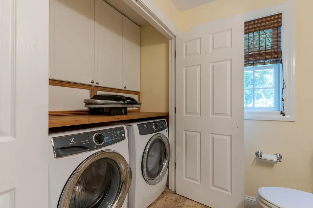 22 Captains Way Exeter NH 03833