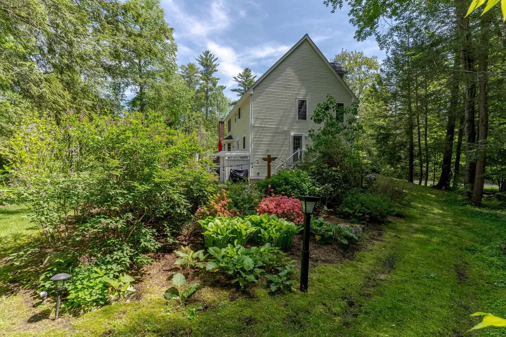 22 Captains Way Exeter NH 03833