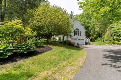 22 Captains Way Exeter NH 03833