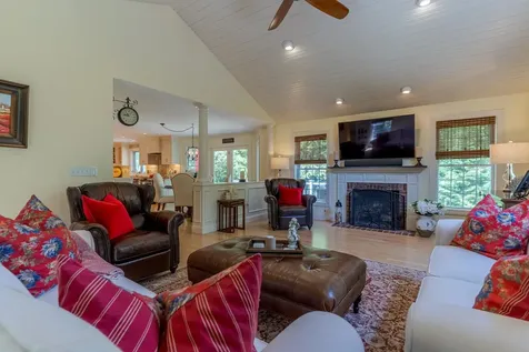 22 Captains Way Exeter NH 03833