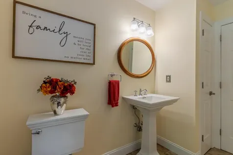 22 Captains Way Exeter NH 03833