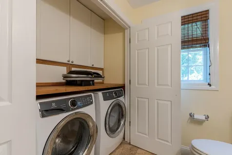 22 Captains Way Exeter NH 03833