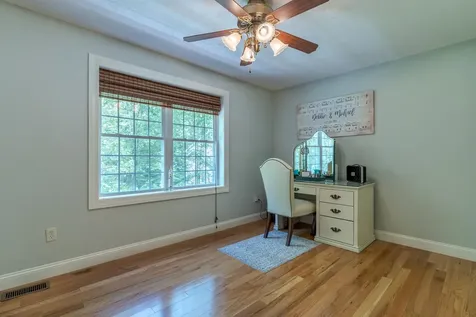 22 Captains Way Exeter NH 03833