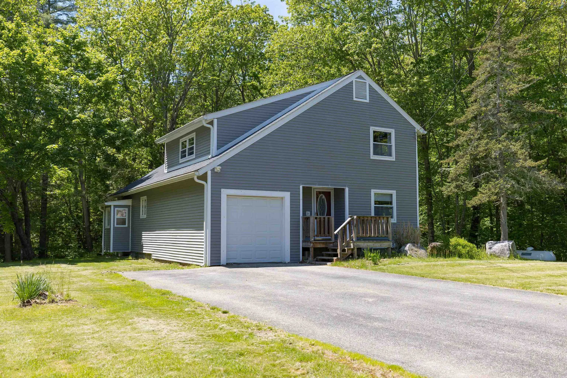 1 Spollett Drive Derry NH 03038