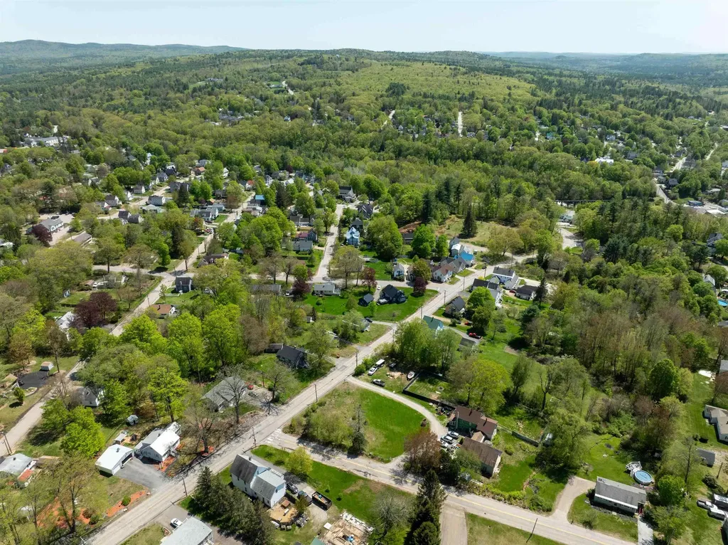 Rowell Drive Franklin NH 03235