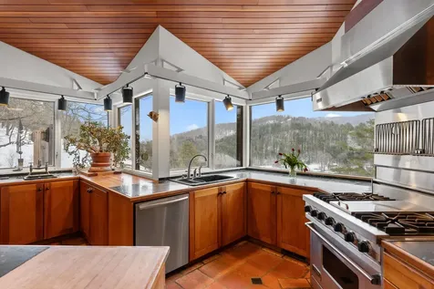 2334 South Road Woodstock VT 05091