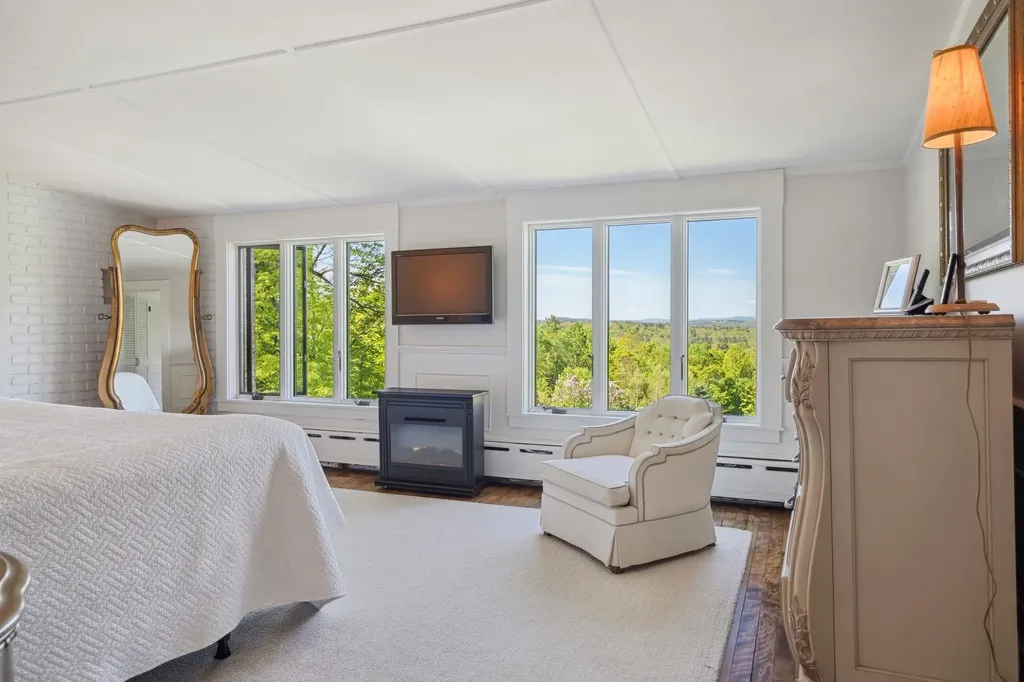 104 Knights Hill Road New London NH 03257