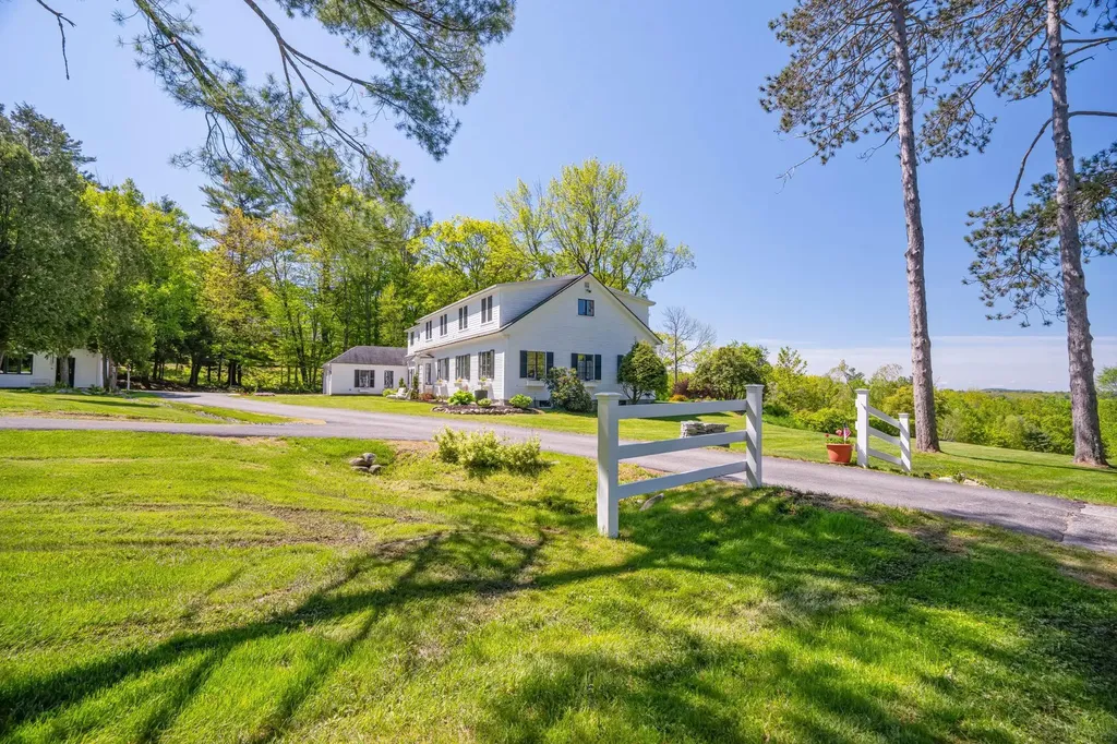 104 Knights Hill Road New London NH 03257