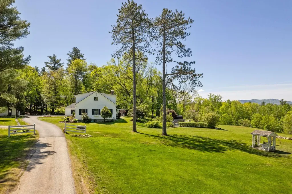 104 Knights Hill Road New London NH 03257