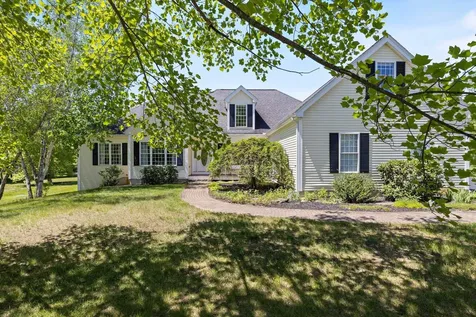 44 Thunder Road Fremont NH 03044