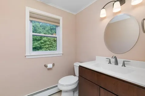 16 Bobcat Way Danville NH 03819
