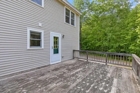 16 Bobcat Way Danville NH 03819