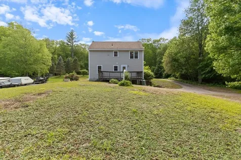 16 Bobcat Way Danville NH 03819