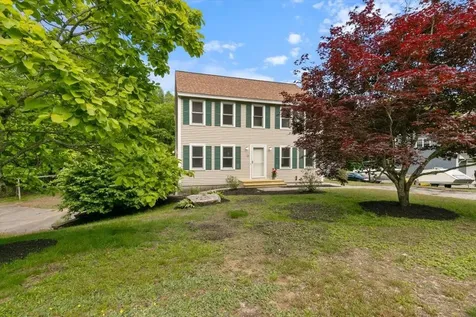 16 Bobcat Way Danville NH 03819