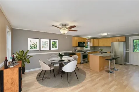 16 Bobcat Way Danville NH 03819