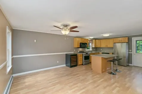 16 Bobcat Way Danville NH 03819