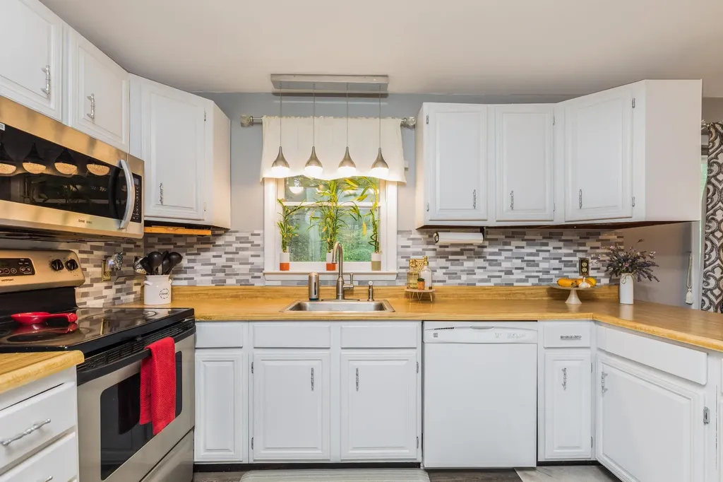 2 Birch Drive Hampton Falls NH 03844