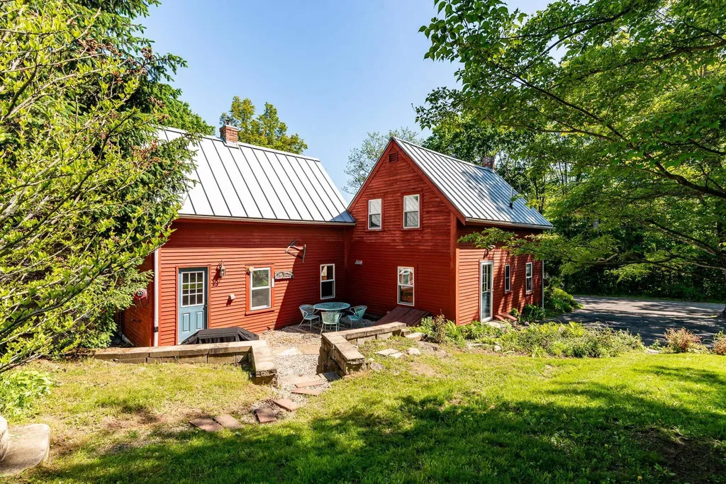 421 Locust Street Rollinsford NH 03869