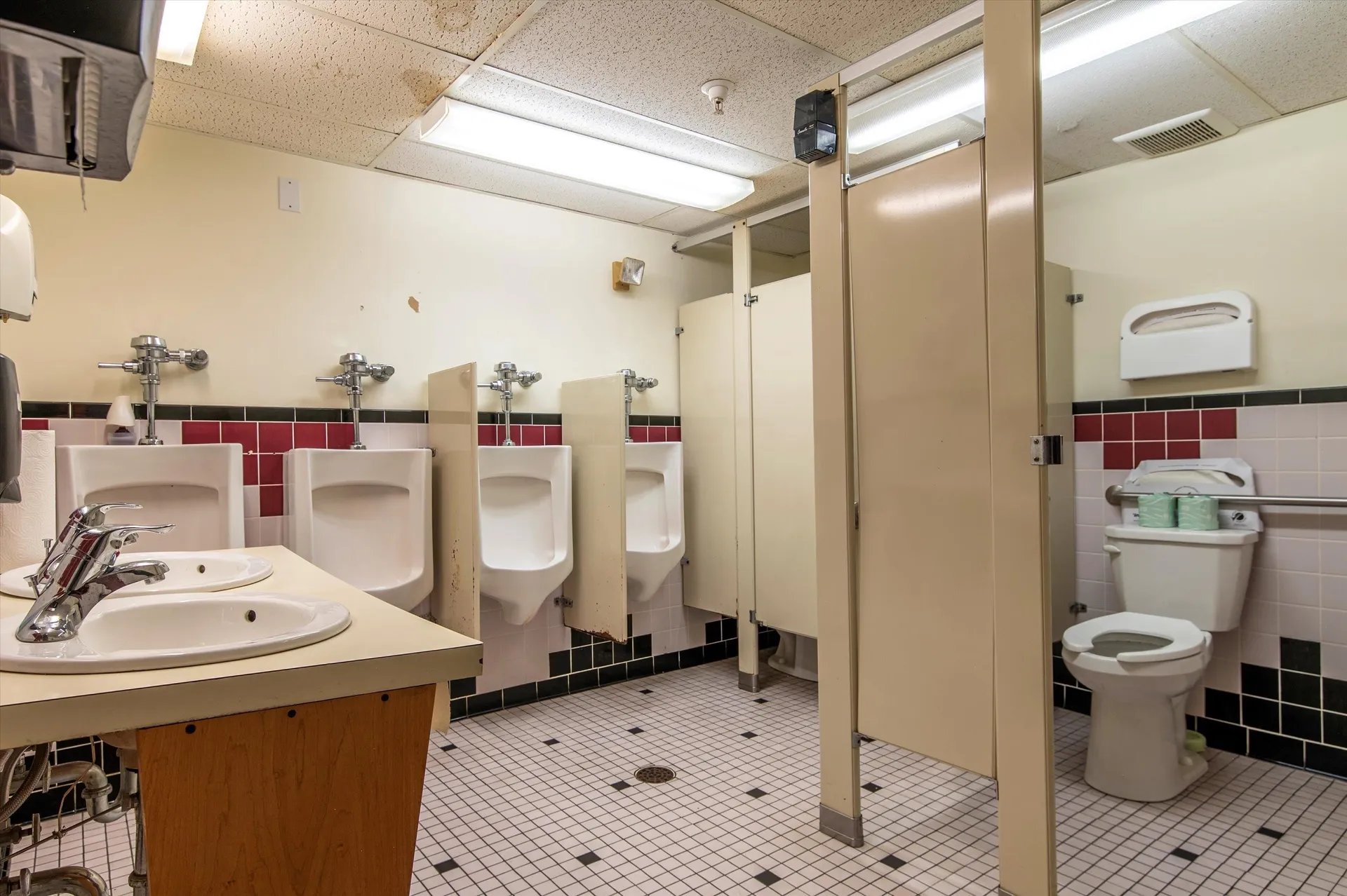 2282 Depot Street Manchester VT 05255