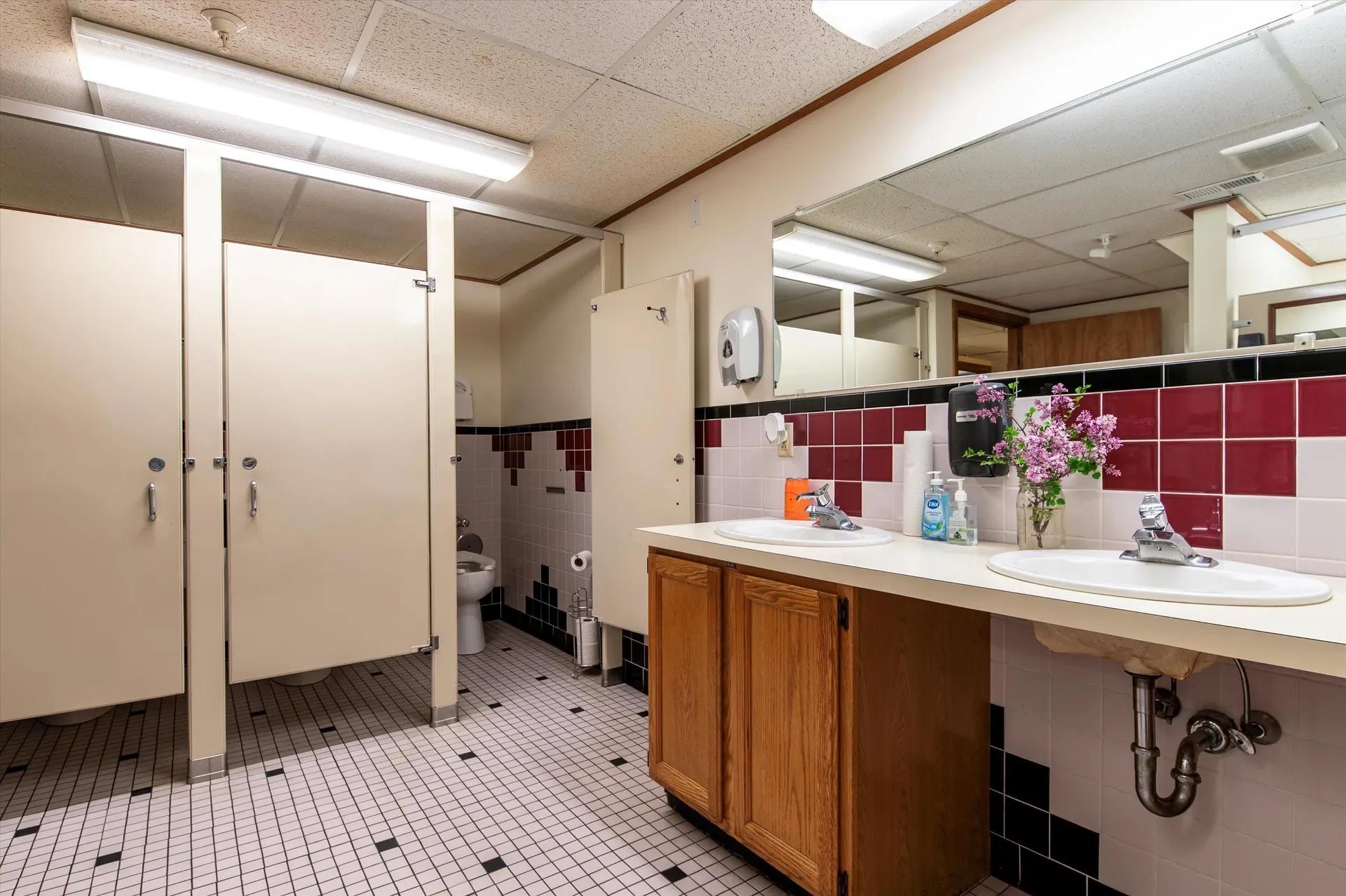 2282 Depot Street Manchester VT 05255