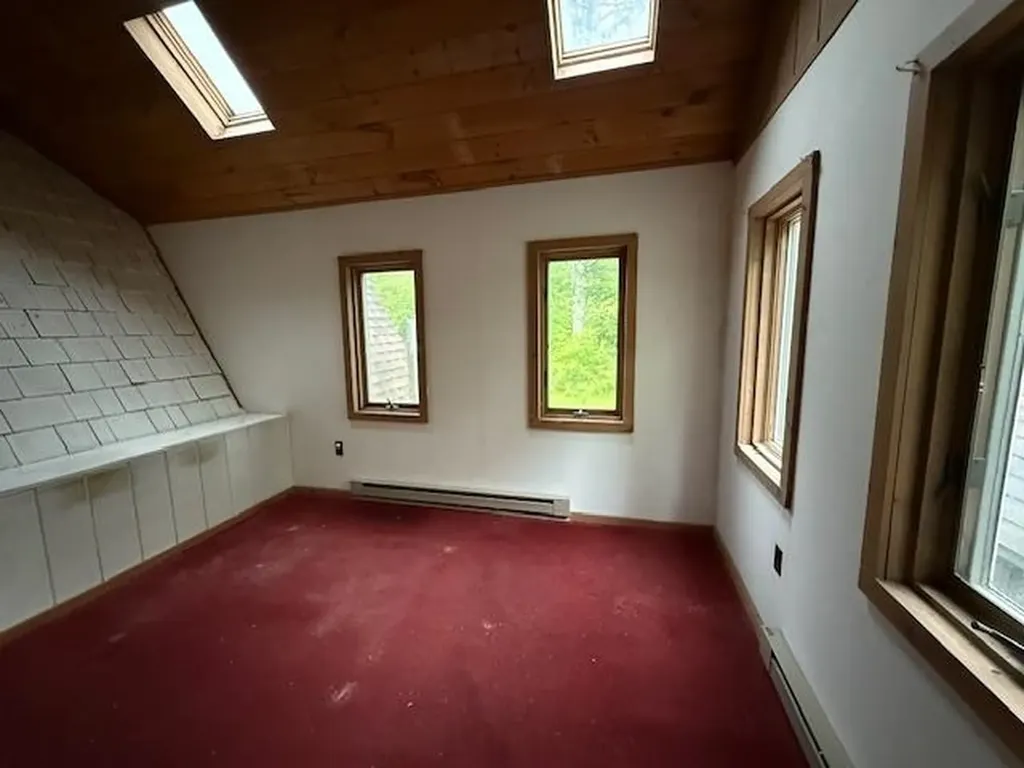 21 Sunday Mountain Deve Road Orford NH 03777