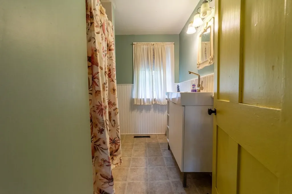 1678 Fowler River Road Alexandria NH 03222