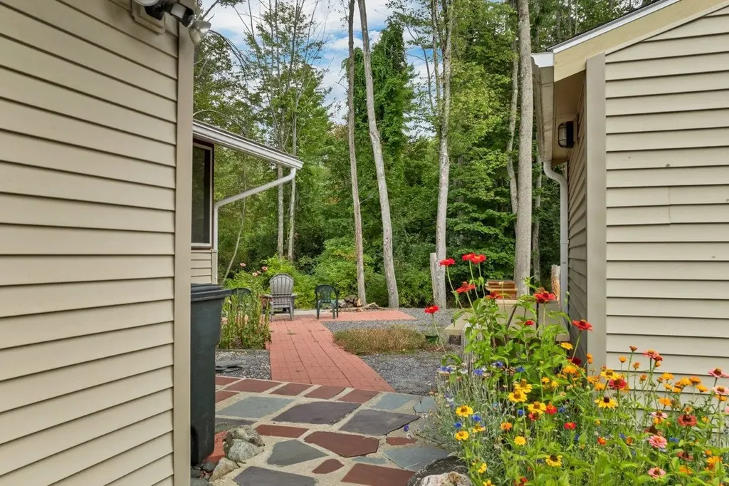 2 Birchwood Road Claremont NH 03743