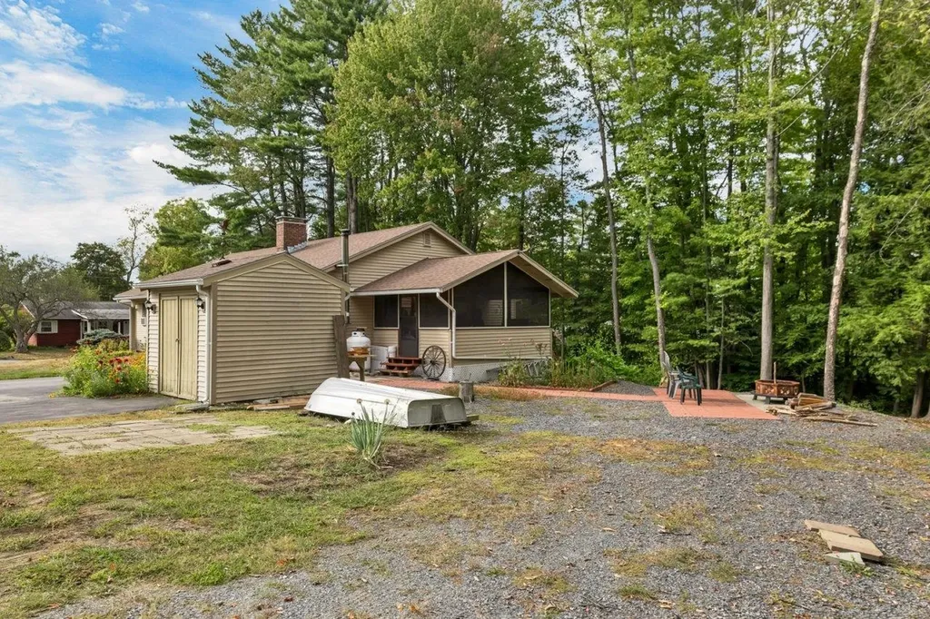 2 Birchwood Road Claremont NH 03743