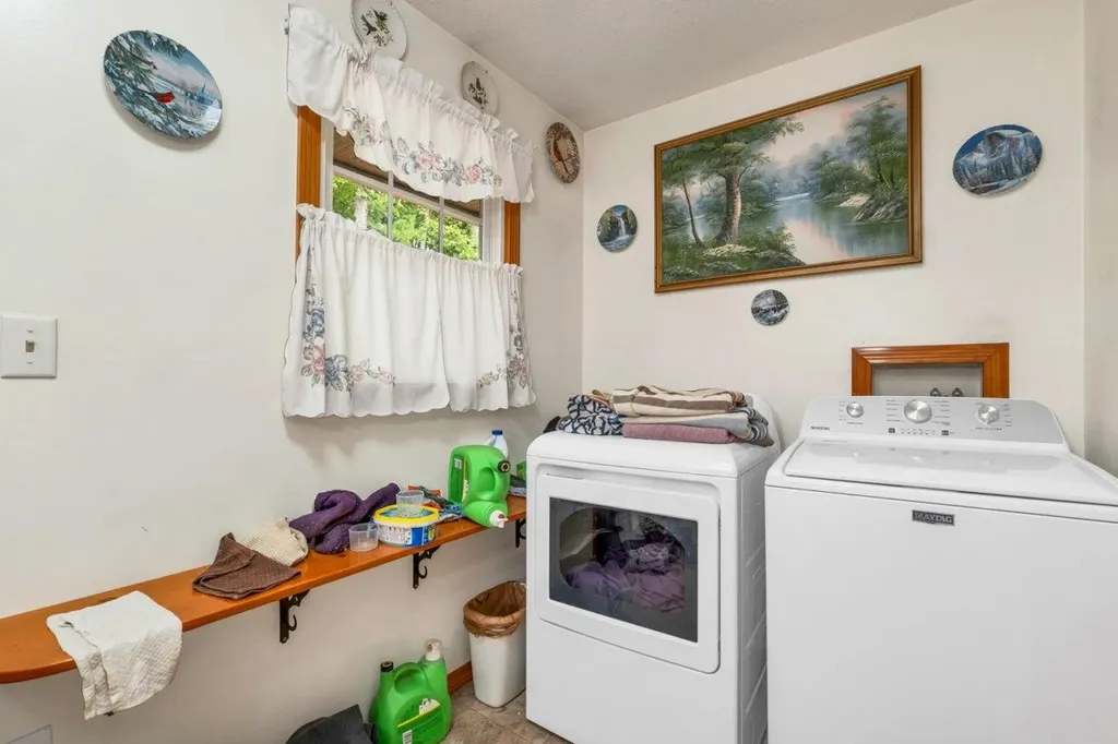 2 Birchwood Road Claremont NH 03743