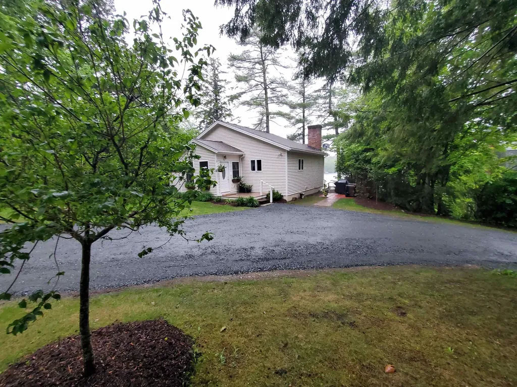 91 Algonquin Road Enfield NH 03748