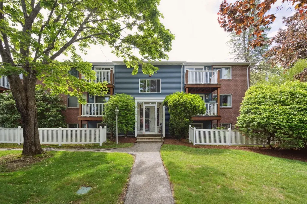 4 Seabury Road Hampton NH 03842