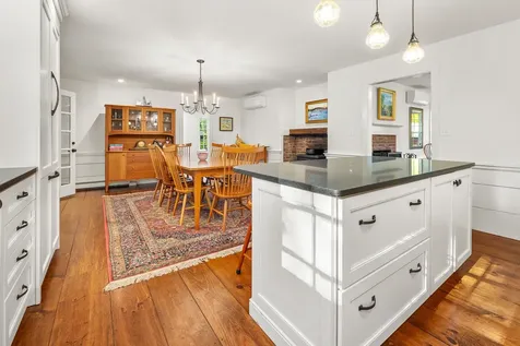 7511 Woodstock Road Hartford VT 05059