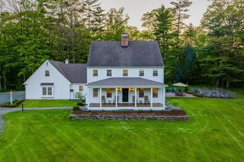 7511 Woodstock Road Hartford VT 05059