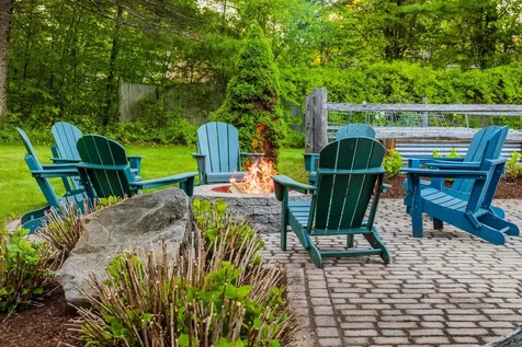 7511 Woodstock Road Hartford VT 05059