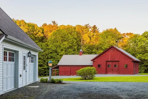 7511 Woodstock Road Hartford VT 05059