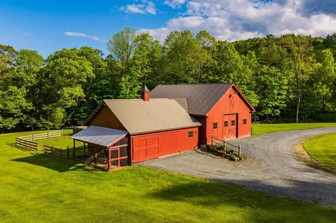 7511 Woodstock Road Hartford VT 05059