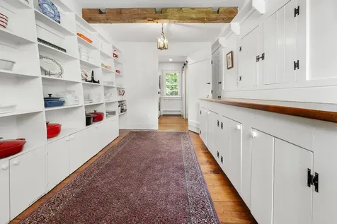 7511 Woodstock Road Hartford VT 05059
