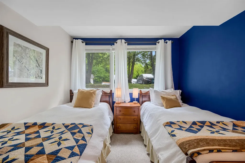 102 Upper Phase Road Warren VT 05674