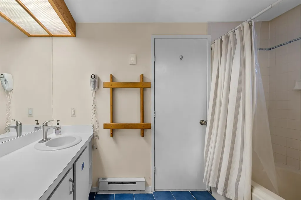 102 Upper Phase Road Warren VT 05674