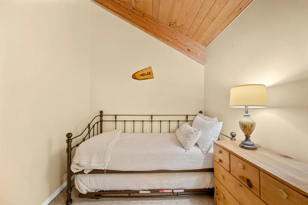 102 Upper Phase Road Warren VT 05674