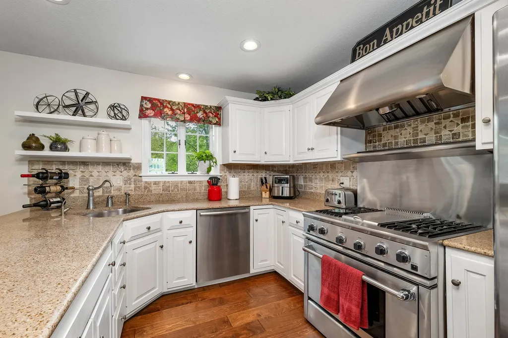 18 Eagle Trace Wolfeboro NH 03894