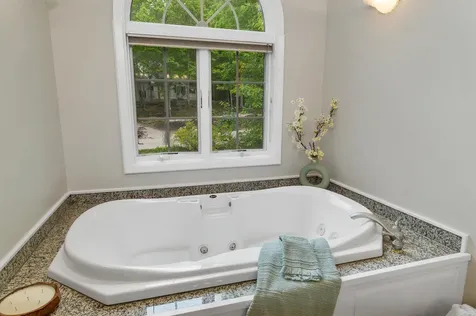 18 Eagle Trace Wolfeboro NH 03894