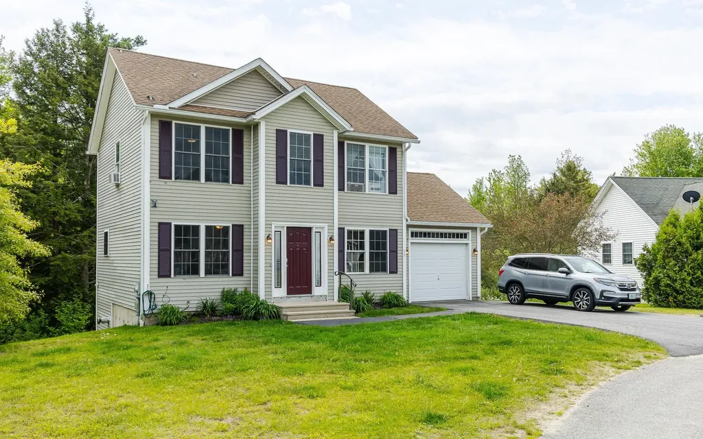 10 Cat Tail Circle Rindge NH 03461