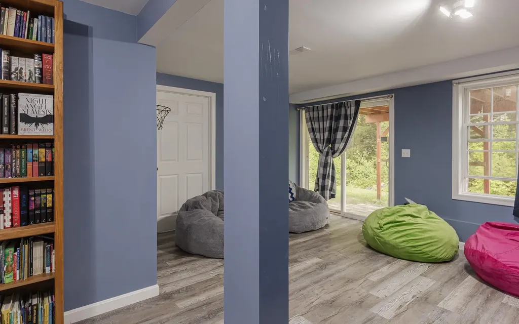 10 Cat Tail Circle Rindge NH 03461