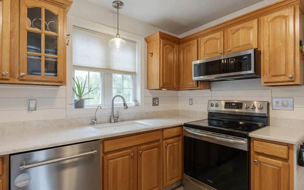 10 Cat Tail Circle Rindge NH 03461